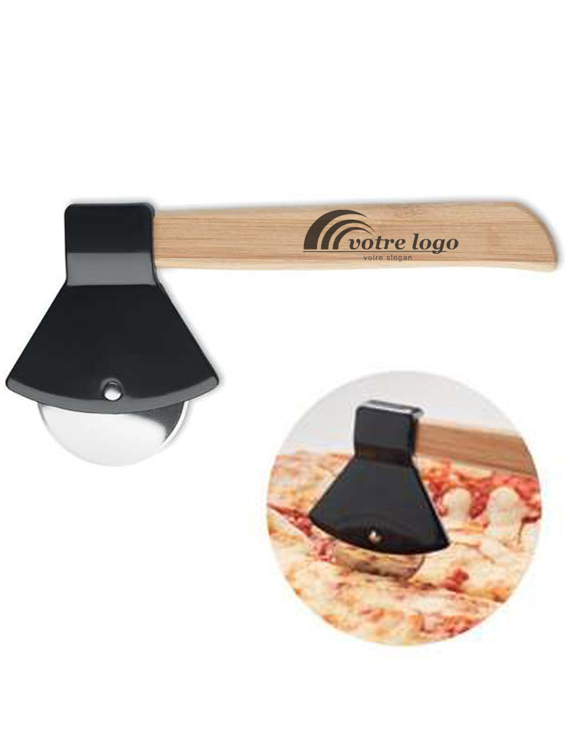 Coupe‑pizza avec manche en bambou personnalisé avec logo gravé
