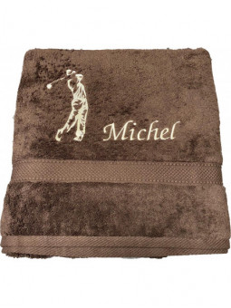 Serviette de bain chocolat brodée avec prénom et golfeur en doré