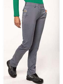 pantalon de golf gris pour femme déperlant, respirant et léger avec balle de golf sur son tee brodé