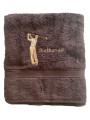 serviette de bain chocolat brodée avec golfeur et prénom