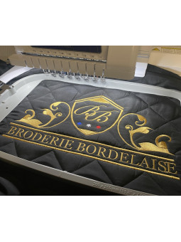 broderie de logo pour personnalisation de vêtements. tarifs en format 10 x10 cm